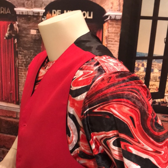 Exactitude Red Vest - Picture 10 of 13